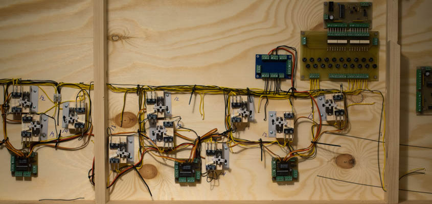 Servos, cables and electronics